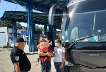 Photo of video | O companie, acuzată că „a sechestrat pasageri” în încercarea de a-i transporta în Italia. Reacția ANTA