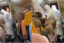 Photo of Doi pasageri, debarcați din avion după ce unul dintre ei a aflat prin SMS că este infectat cu virusul COVID-19