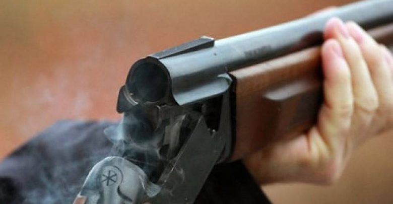 Photo of Și-a prins soția discutând cu alt bărbat și ar fi împușcat-o. Ce riscă un bătrân de 70 de ani din capitală pentru această faptă?