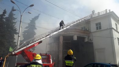 Photo of foto | Incendiu la Filarmonica Națională. Cinci echipaje de pompieri luptă cu flăcările