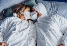 Photo of Canadienii, îndemnați să nu renunțe la mască în timpul sexului. „Cea mai puțin riscantă activitate implică doar propria persoană”