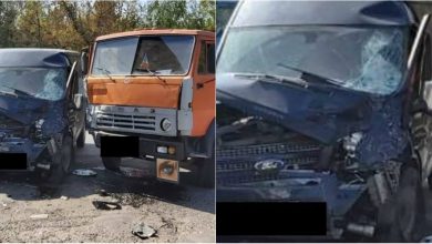 Photo of Accident grav la Ciocana! Două persoane au avut nevoie de îngrijiri medicale după ce un camion și un microbuz s-au tamponat violent