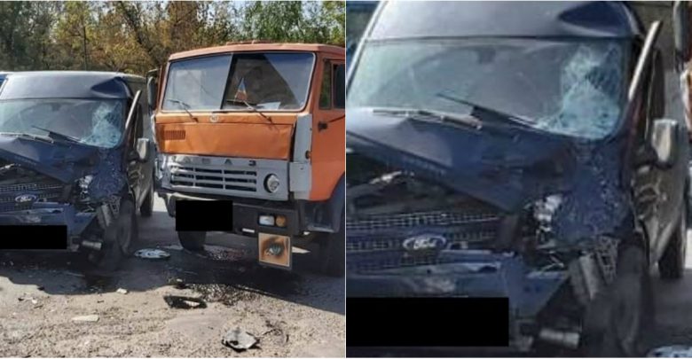 Photo of Accident grav la Ciocana! Două persoane au avut nevoie de îngrijiri medicale după ce un camion și un microbuz s-au tamponat violent