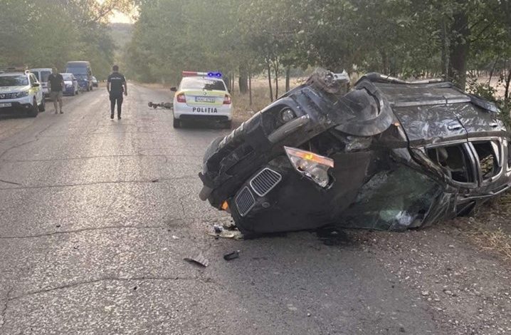 Photo of O altă tragedie pe străzile Moldovei. O persoană a decedat, iar altele două au ajuns la spital după un accident grav