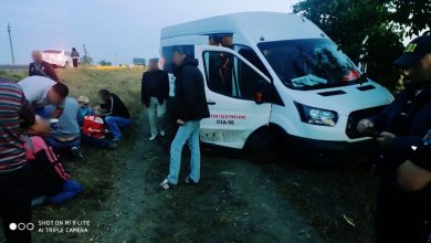 Photo of foto | Un microbuz cu 16 pasageri a derapat la Telenești! Șase persoane sunt rănite