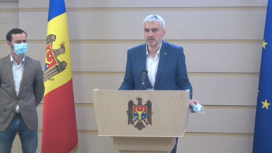 Photo of video | Vot de neîncredere pentru șeful SIS și moțiune simplă împotriva MAI. Platforma DA cere convocarea de urgență a Parlamentului