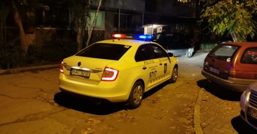 Photo of video | Reținere cu gaze lacrimogene pe o stradă din capitală. Mai multe echipaje, mobilizate pentru a escorta indivizii