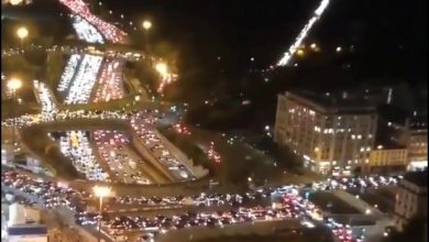 Photo of video | Fug de teama carantinei. La ieșirea din Paris s-au format cozi uriașe de mașini, iar gările sunt sufocate