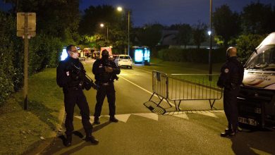 Photo of Un profesor de istorie a fost decapitat în Franța. Dascălul le-ar fi arătat studenților caricaturi cu profetul Mahomed