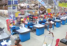 Photo of video | Imagini înfricoșătoare la un supermarket. Momentul în care mai multe rafturi se prăbușesc ca piesele de domino