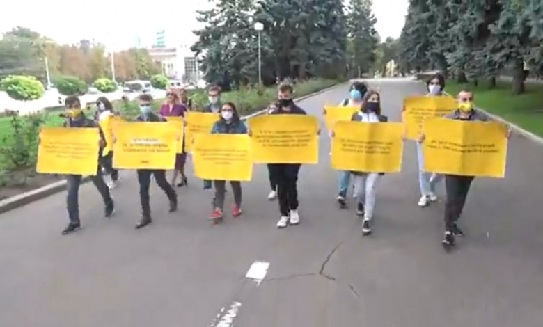 Photo of video | Scrisoare către Chicu. Tinerii PAS au organizat un flashmob și i-au adresat 10 întrebări