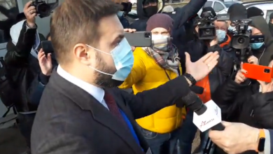 Photo of video | Un deputat rus, întâmpinat cu ostilitate de mai multe persoane la Varnița: Давай, до свидания!