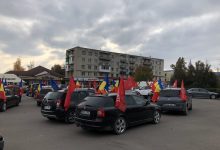 Photo of video | Pe mai multe trasee din țară au avut loc marșuri automobilistice pentru susținerea lui Dodon. Unii participanți ar fi fost plătiți