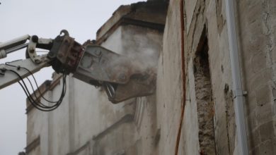 Photo of video | A început demolarea clădirii Filarmonicii. Imagini cu tehnica de la fața locului