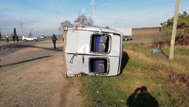 Photo of foto | Un bărbat a murit, iar o fetiță se zbate între viață și moarte după ce un microbuz s-a lovit într-un TIR