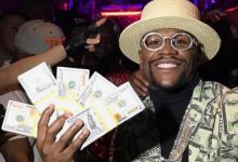 Photo of foto | Floyd Mayweather a câștigat o sumă enormă la pariuri. Și-a pus banii pe scaunul mașinii, la vedere