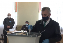 Photo of video | Declarațiile lui Tudor Deliu după ce a aruncat buletinul în urnă: „Am votat pentru un președinte care să reprezinte țara”