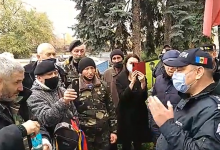 Photo of video | Discuții aprinse și scandări la IGP. Un grup de veterani au cerut demisia lui Maxian: „Vă ștergeți picioarele de noi”