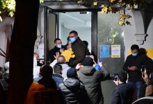 Photo of video | Renato Usatîi a mers s-o felicite pe Maia Sandu cu un buchet de trandafiri galbeni
