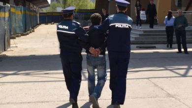 Photo of video | Ar fi furat 495 de lei, dar ar putea întoarce 42.500. Un bărbat, reținut de poliție pentru pungășie