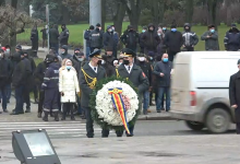 Photo of live | După învestirea în funcție, Maia Sandu depune flori la monumentul domnitorului Ștefan cel Mare și Sfânt