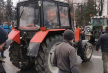 Photo of video | Bd. Ștefan cel Mare și Sfânt este din nou blocat de manifestanți și tractoare