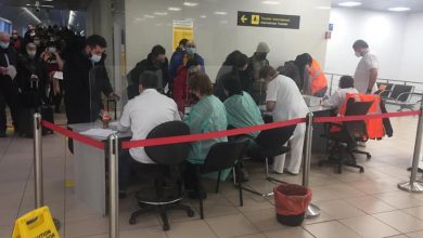 Photo of foto, video | Coadă uriașă și înghesuială la aeroportul de la București. Mai multe persoane au sosit din Marea Britanie