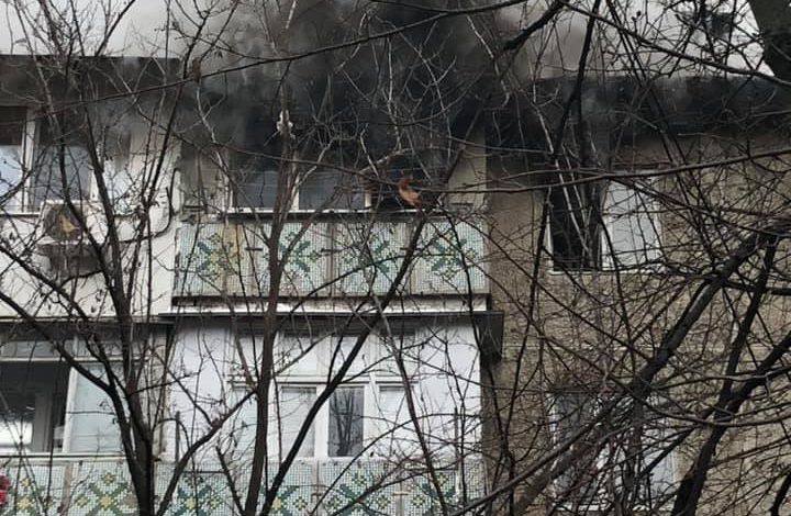 Photo of video | Incendiu matinal în capitală. Un apartament din sectorul Botanica, cuprins de flăcări