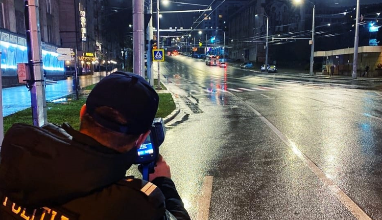 Photo of Polițiștii au împărțit amenzi șoferilor. În doar trei zile au fost depistate peste 1000 de încălcări pe traseele din R. Moldova