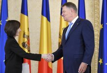 Photo of live, update | Klaus Iohannis a ajuns la Chișinău, după șase ani: „România nu are graniță la Prut”, scandează mai mulți cetățeni