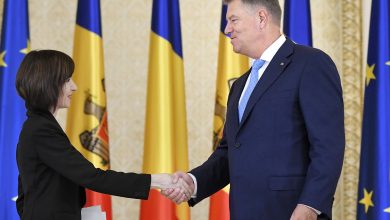 Photo of live, update | Klaus Iohannis a ajuns la Chișinău, după șase ani: „România nu are graniță la Prut”, scandează mai mulți cetățeni