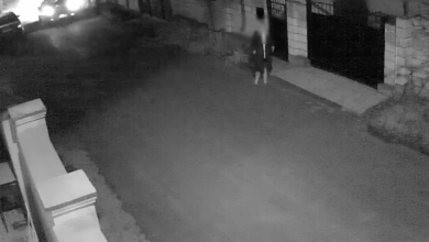 Photo of video | Jefuită în plină stradă. Un tânăr de 25 de ani ar fi sustras geanta unei femei în timp ce aceasta mergea acasă