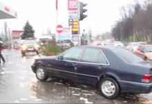 Photo of video | Și-a lăsat mașina la spălătorie, dar a găsit-o accidentată la o stație PECO