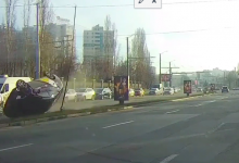 Photo of video | Momentul impactului celor două taxiuri. Unul dintre șoferi ar fi condus cu viteză excesivă