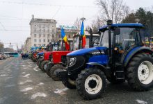 Photo of Pe lângă tractoare, în centrul capitalei vin și microbuzele. Transportatorii anunță că se alătură protestului agricultorilor