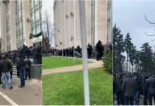 Photo of foto | Agricultorii protestează la Guvern. Polițiștii au împânzit spațiul din jurul Executivului