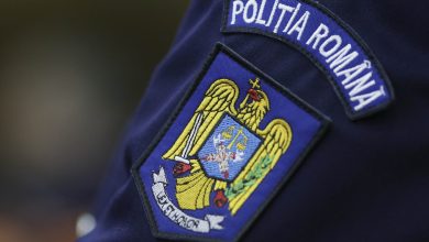 Photo of Un şofer din Republica Moldova, reţinut după ce ar fi încercat să mituiască poliţiştii români cu 400 de dolari
