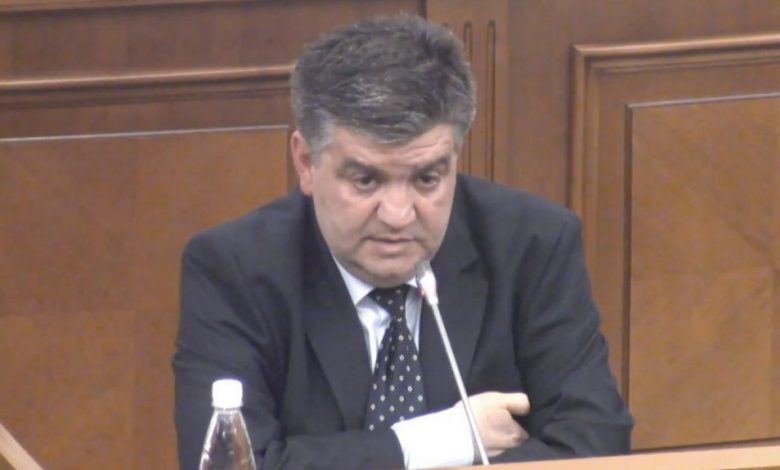 Photo of Președintele Consiliului Audiovizualului, Dragoș Vicol, și-a dat demisia. Înlocuitoarea sa e fosta șefă a cabinetului fracțiunii PSRM din Parlament