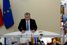 Photo of video | S-a tratat de COVID-19? Premierul a ieșit din autoizolare și conduce o ședință a Guvernului anunțată în ultima clipă