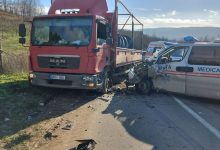 Photo of foto | Impact violent la Călărași. Patru persoane au ajuns la spital după ce o ambulanță și un camion s-au tamponat