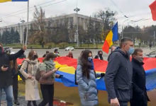 Photo of live | De 1 decembrie, la Chișinău se desfășoară marșul unui tricolor de 102 metri