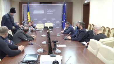 Photo of video | Negocieri la Parlament între agricultori și deputați: „Aveți la dispoziție 24 de ore să dați un răspuns”