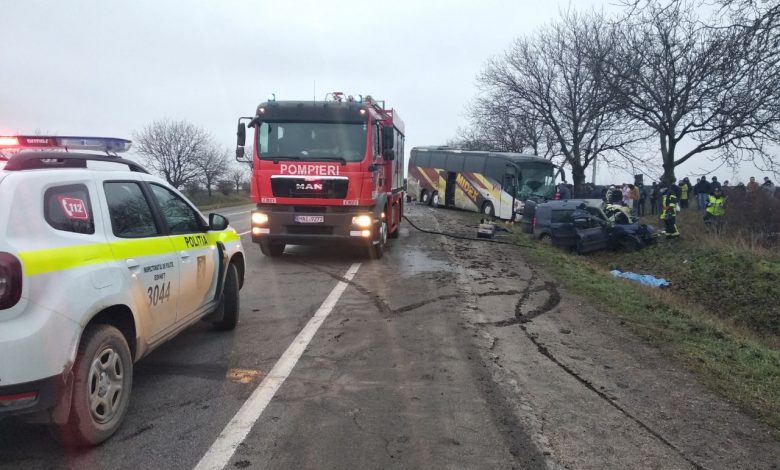 Photo of Autocarul de pe ruta Varșovia-Chișinău, implicat într-un accident la Edineț. Două persoane au decedat pe loc