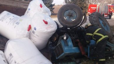 Photo of Weekend nefericit la Drochia! Un bărbat, blocat între fiarele tractorului după ce vehiculul s-a răsturnat