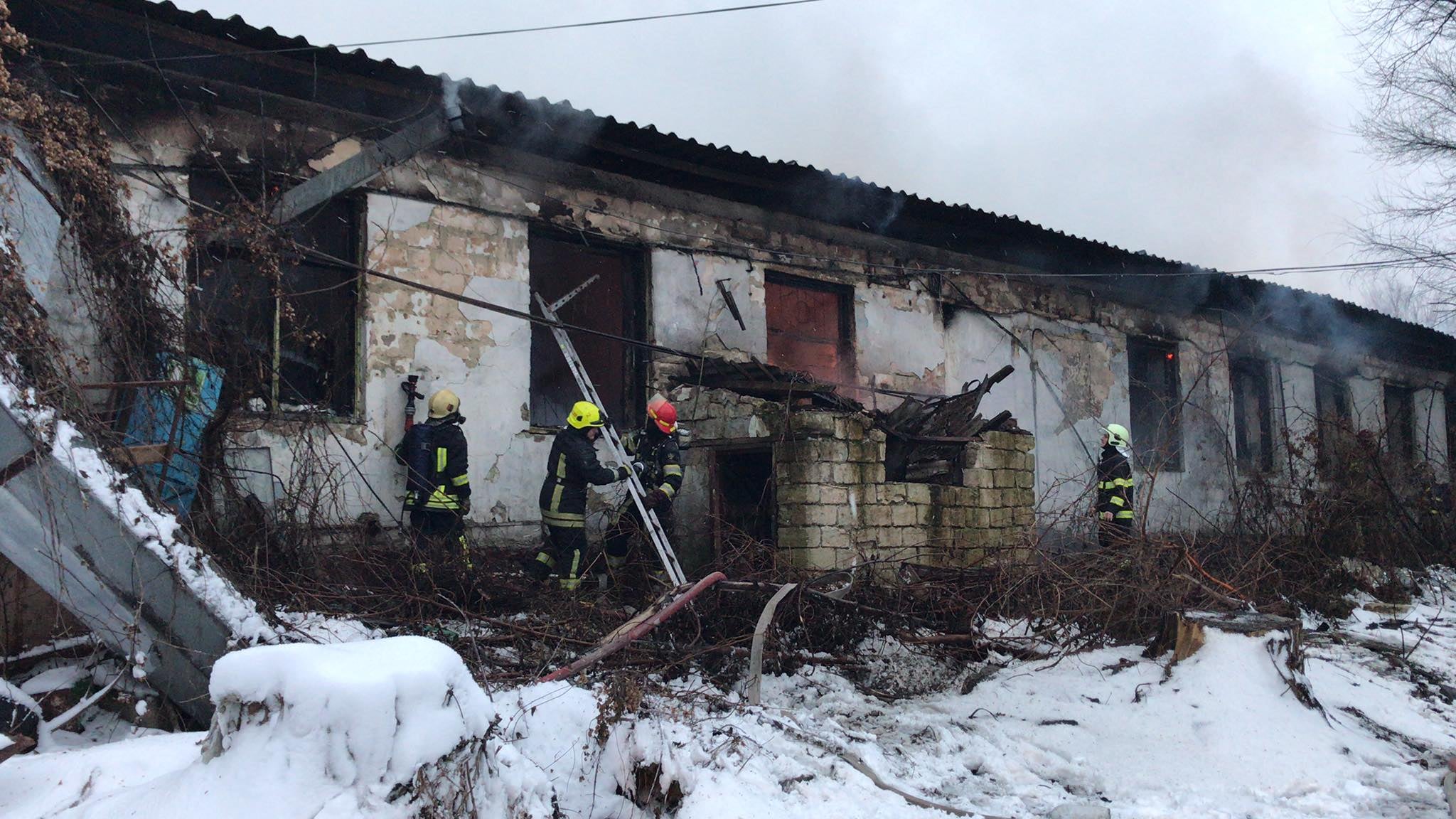 В подмосковье произошел пожар на мебельной фабрике