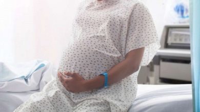 Photo of O gravidă, blocată între nămeți. Femeia nu reușea să ajungă la spital pentru a naște