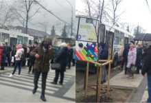 Photo of foto | Cât de sigur e transportul din Chișinău? Pasagerii unui troleibuz arhiplin, evacuați din cauza unui miros înțepător. Explicația RTEC