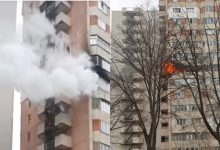 Photo of foto | Fum dens, observat duminică la balconul unui apartament de la Ciocana. Cinci echipaje de pompieri au luptat cu incendiul