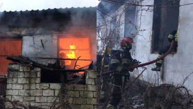 Photo of foto, video | Incendiul de la Ciocana a fost localizat. Momentul în care pompierii intră în clădirea cuprinsă de flăcări