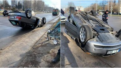 Photo of foto | O șoferiță s-a răsturnat cu BMW-ul la Botanica. La bord se aflau doi copii